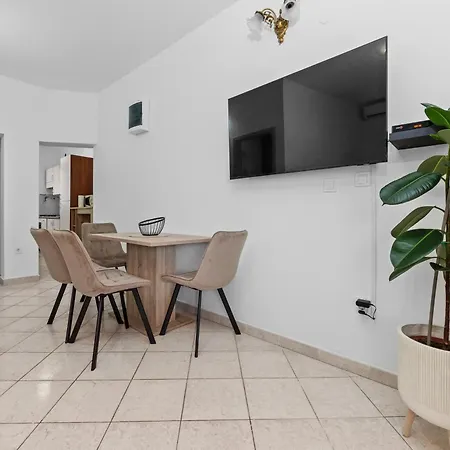 アパート New Lejla