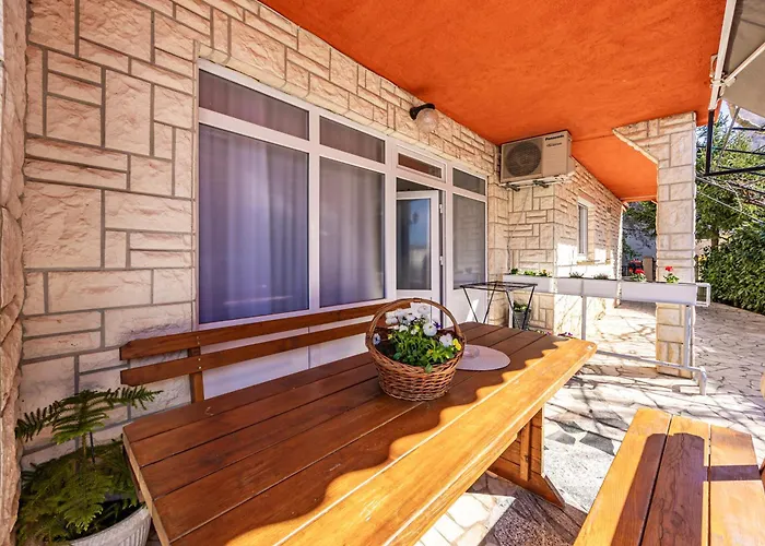 Apartman Lejla Sisan
